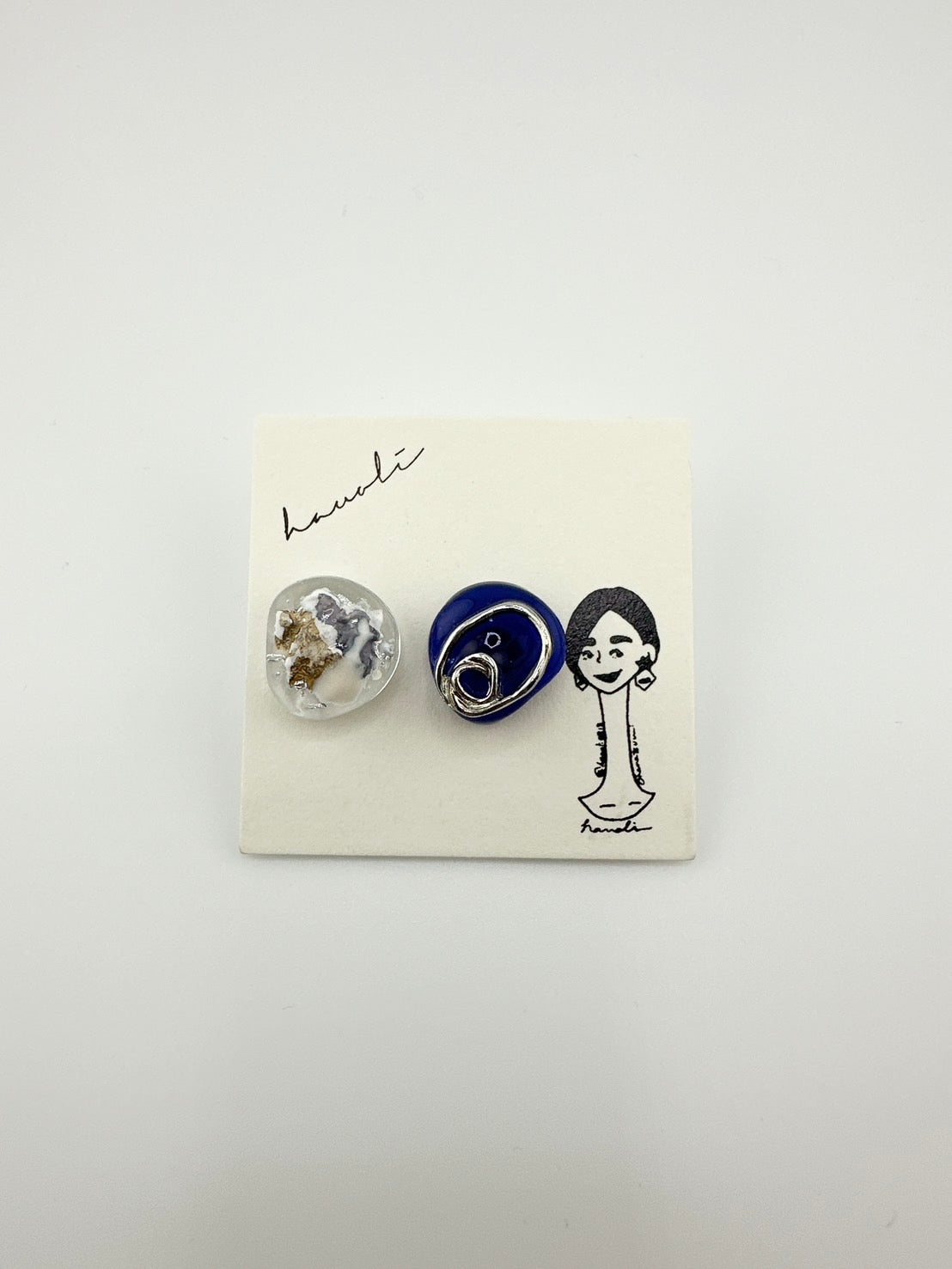 【hauoli(ハウオリ)】ピアス ネイビー×シルバー