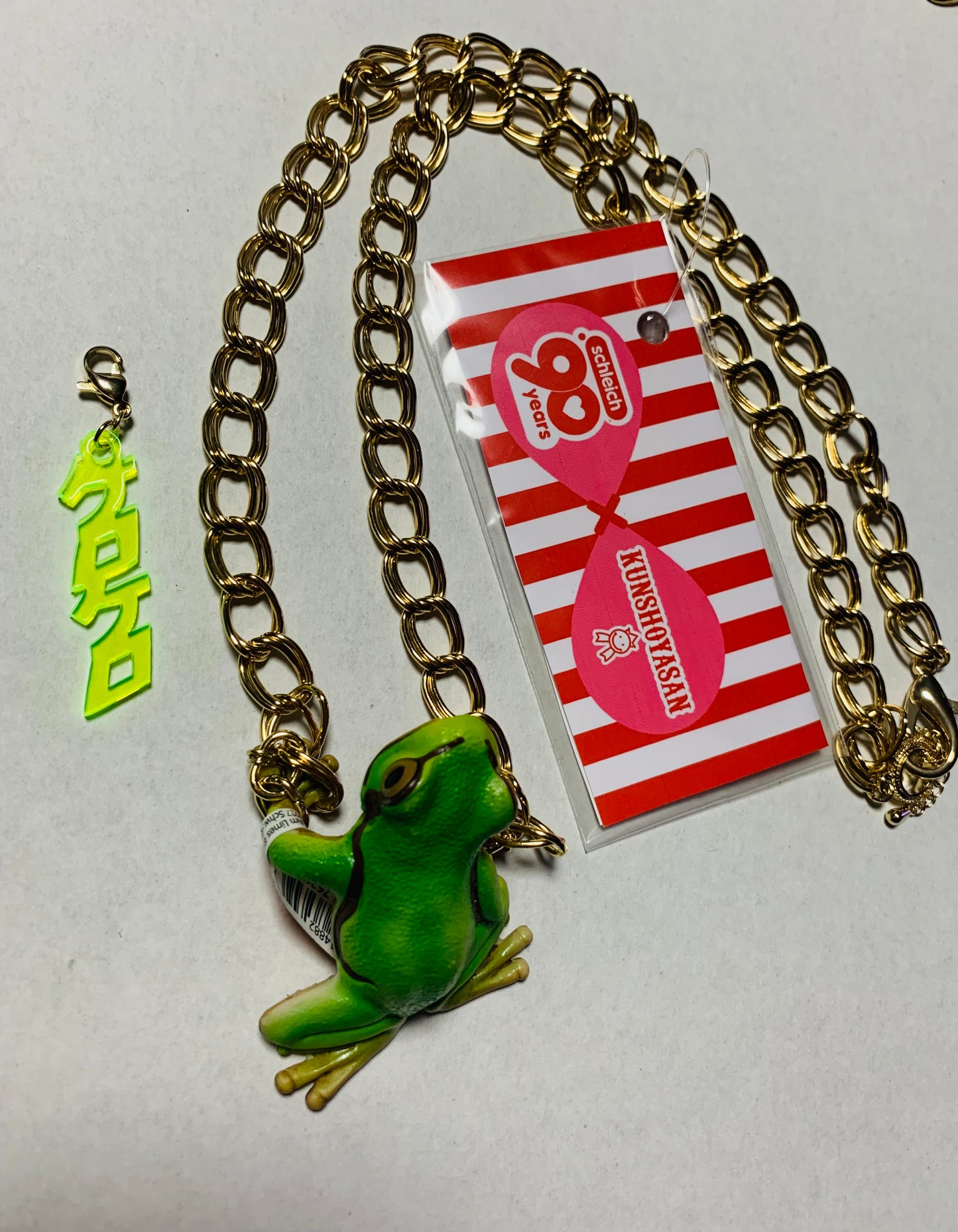 勲章屋さん【kunshoyasan】×シュライヒコラボ カエルネックレス