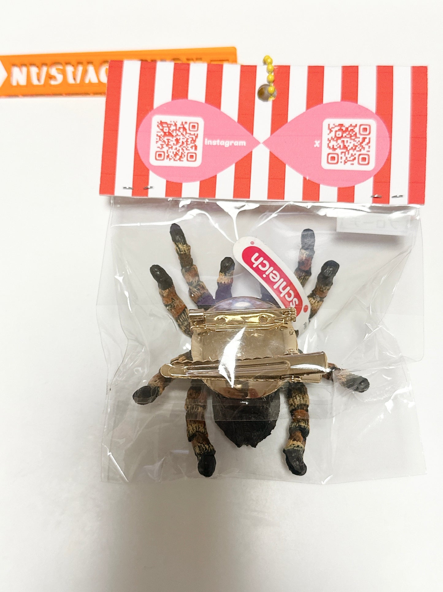 勲章屋さん【kunshoyasan】×シュライヒ タランチュラブローチ