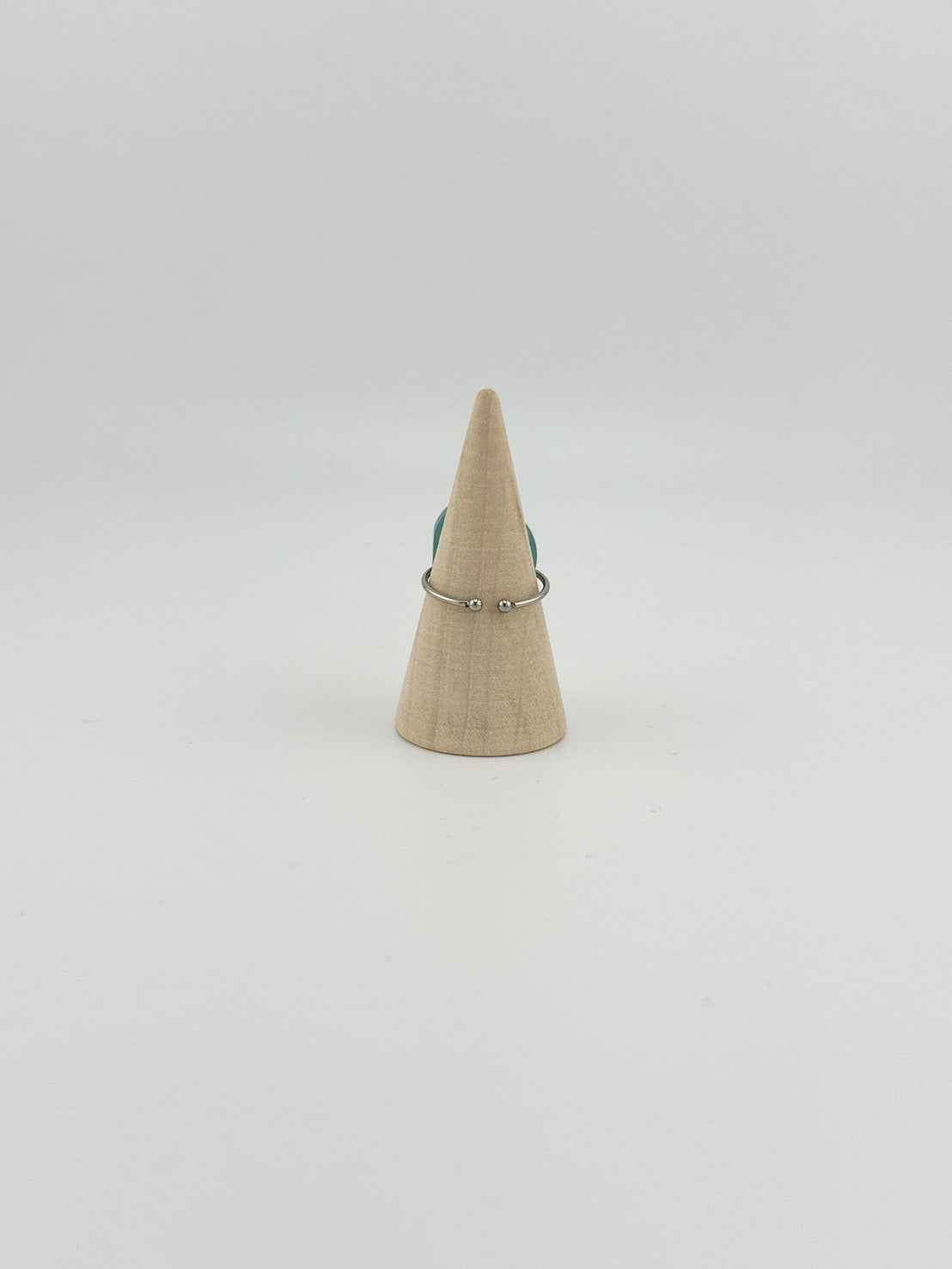 【hauoli(ハウオリ)】リング エメラルドグリーンまる