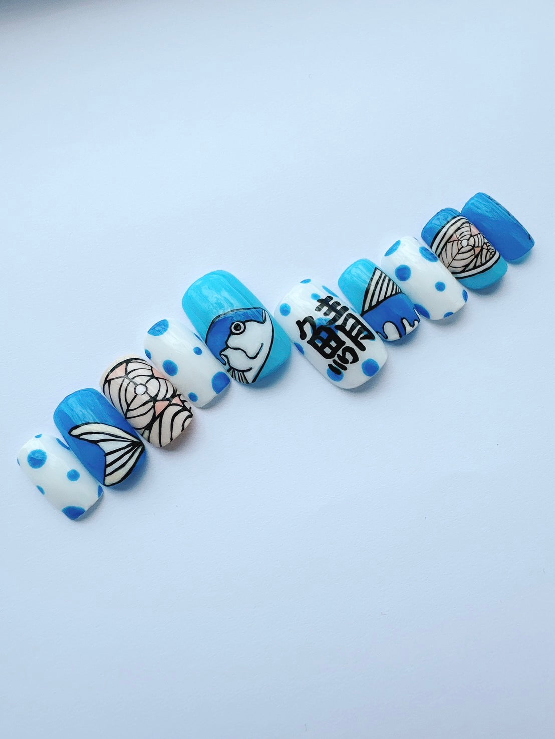 【nico nail×ナカタマサミ(オヒネリ2号)】謎のイラストネイル(鯖)