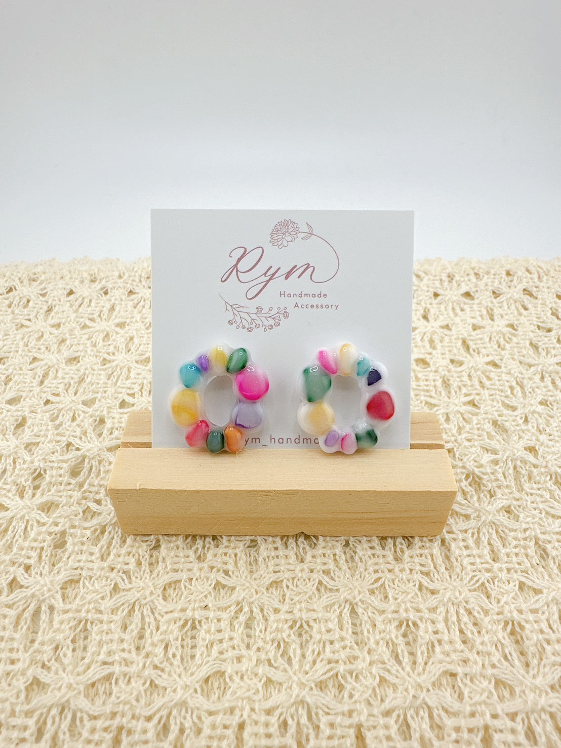 【Rym handmade(リム ハンドメイド)】ピアス カラフルまる型