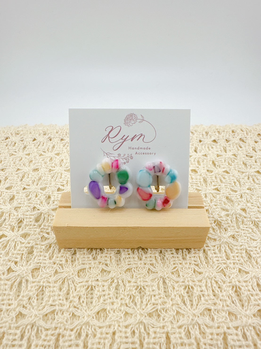 【Rym handmade(リム ハンドメイド)】イヤリング カラフルまる型
