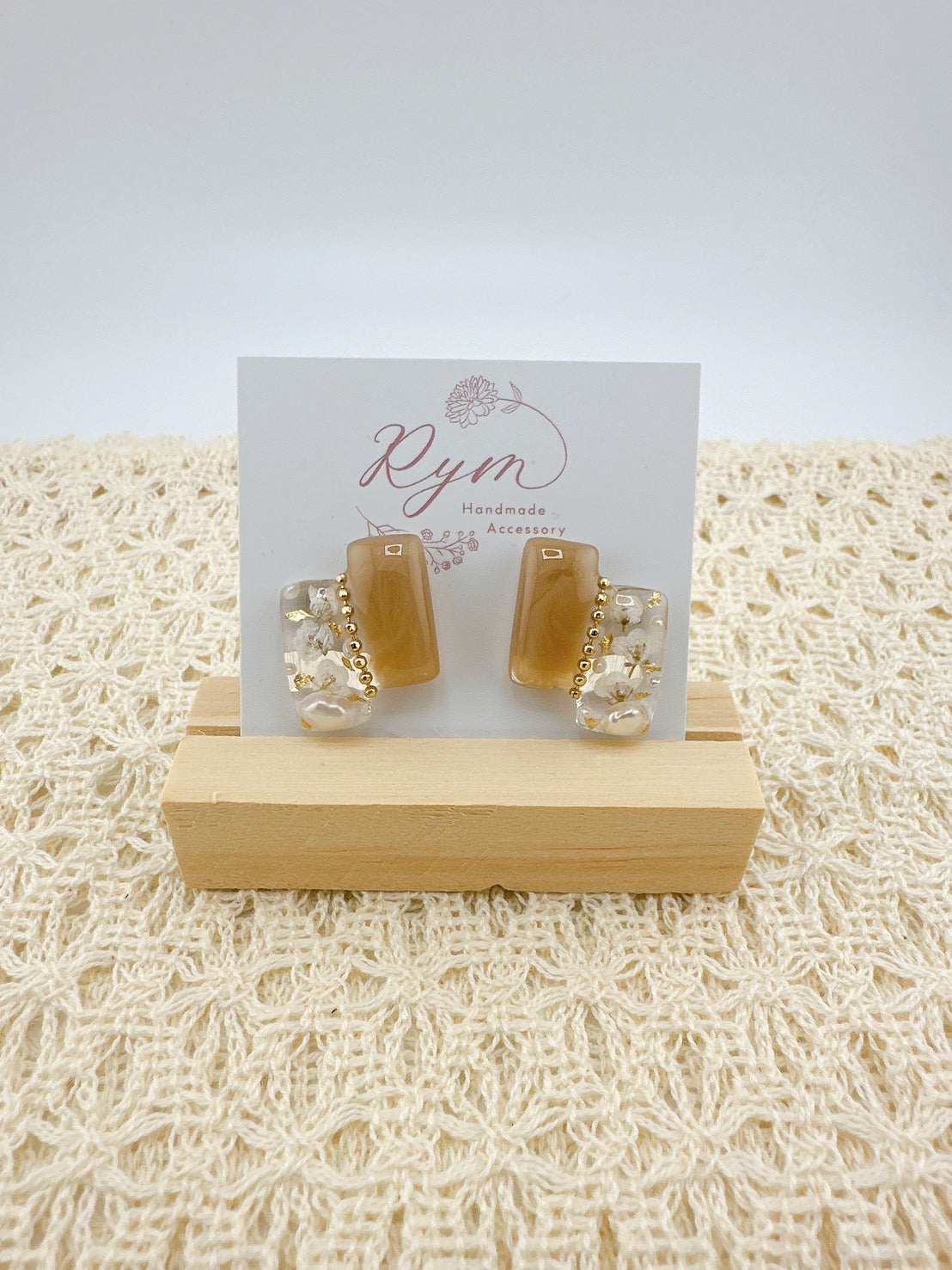 【Rym handmade(リム ハンドメイド)】イヤリング イエロー