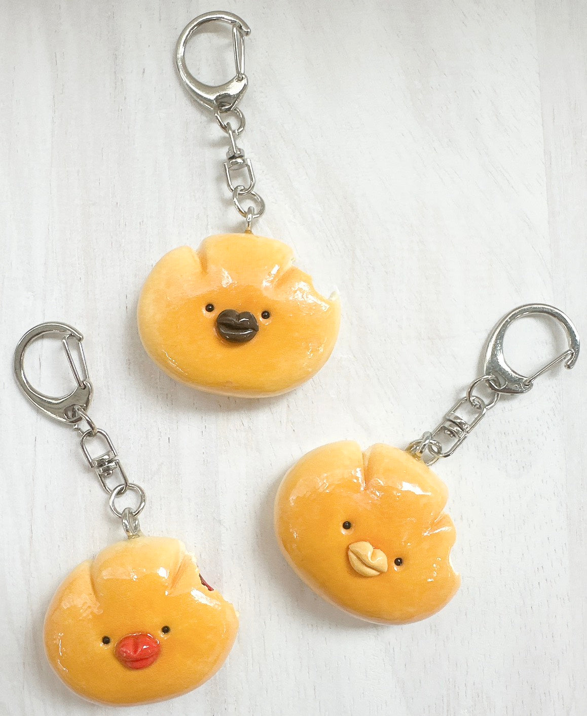 【無個性‐mukosei-】クリームパンキーホルダー