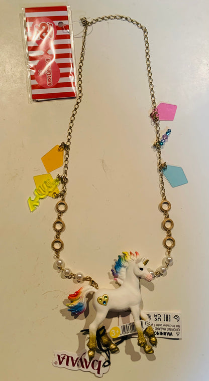 勲章屋さん【kunshoyasan】×シュライヒ　ラブリーネックレス