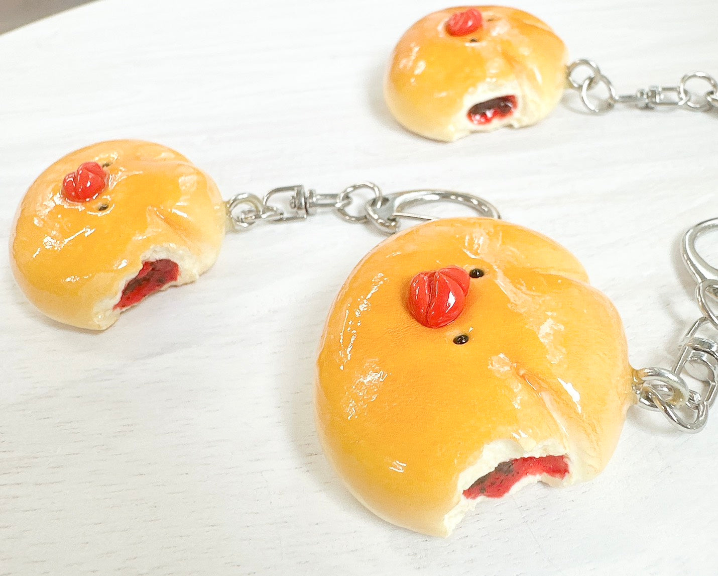 【無個性‐mukosei-】クリームパンキーホルダー