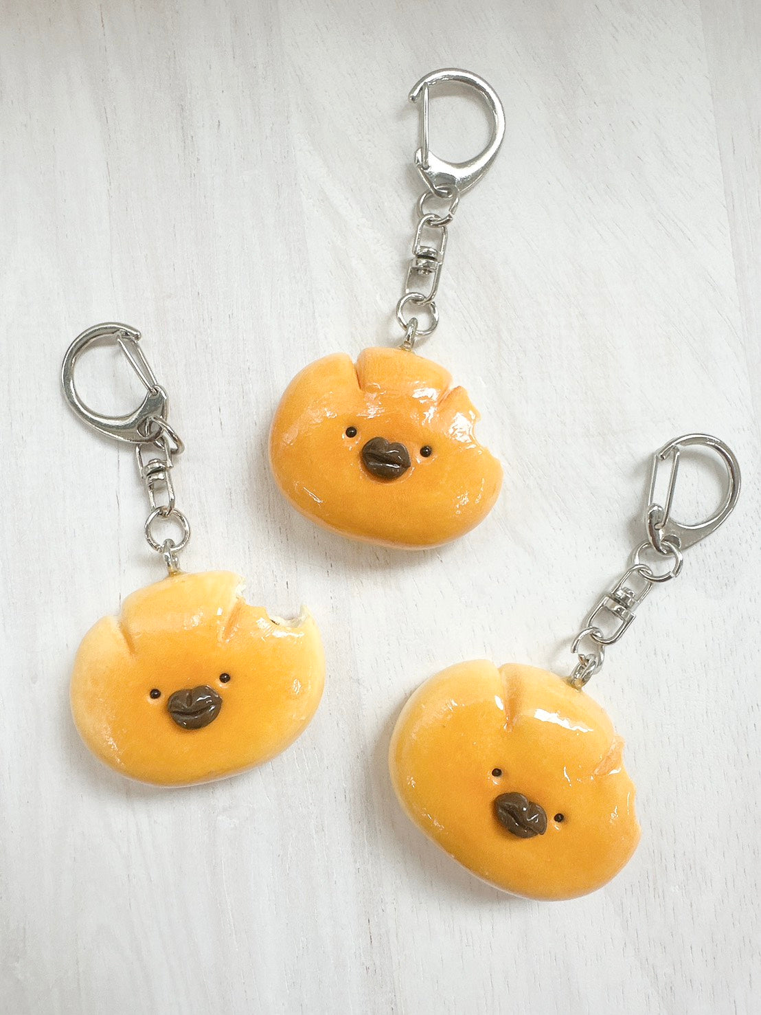 【無個性‐mukosei-】クリームパンキーホルダー