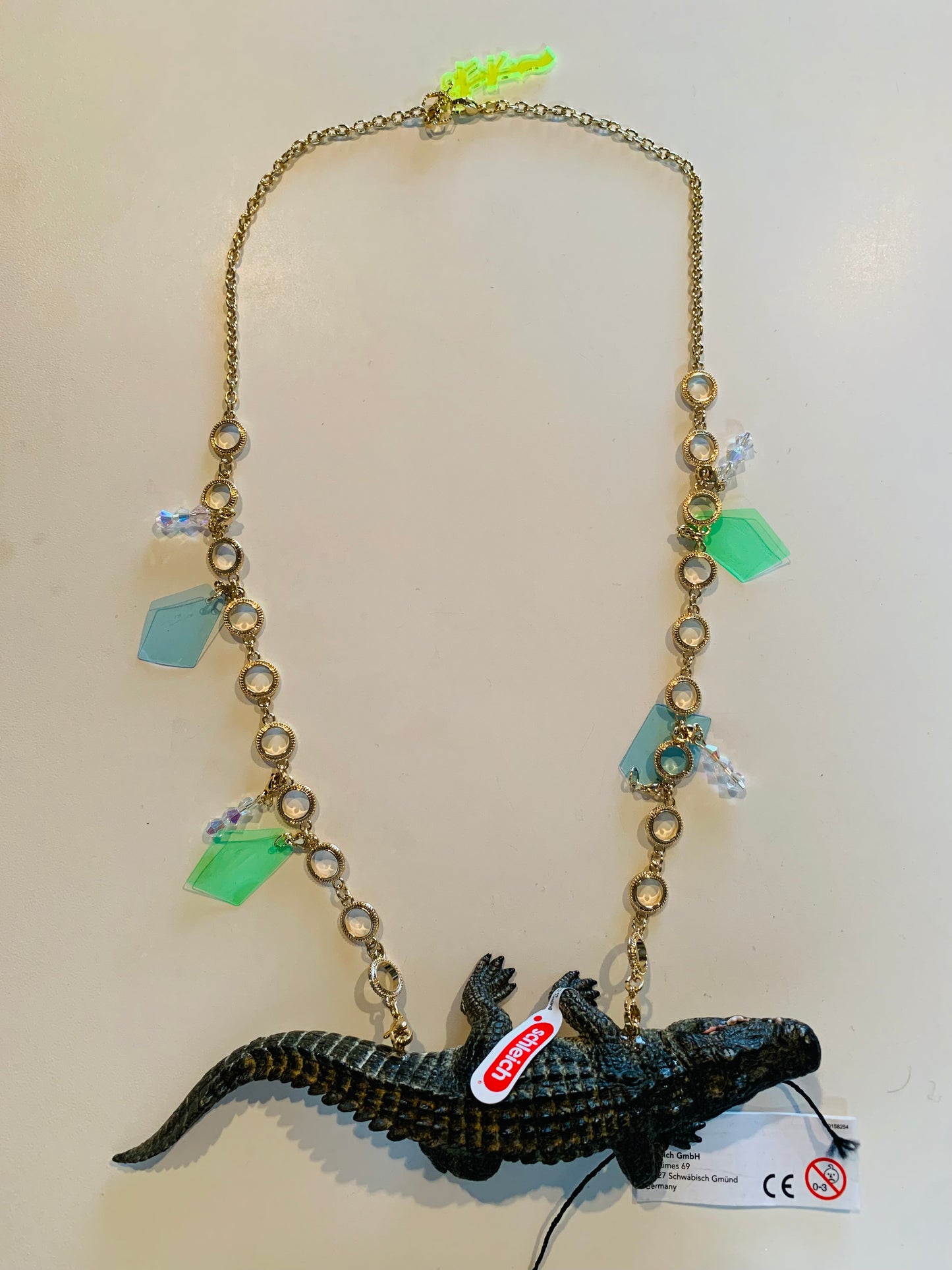 勲章屋さん【kunshoyasan】×シュライヒ　ワニネックレス