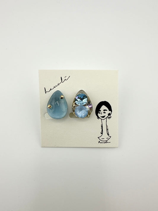 【hauoli(ハウオリ)】イヤリング　雫×ライトブルー