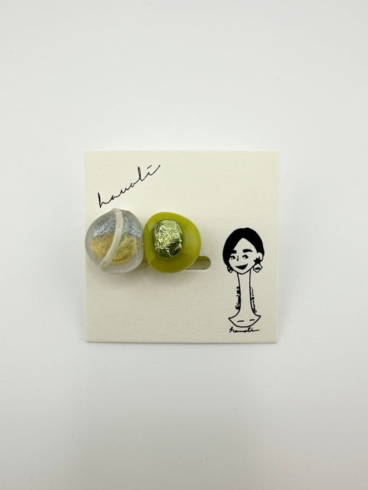 【hauoli(ハウオリ)】イヤリング　グリーン×ラメ