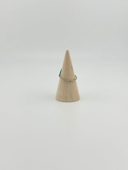 【hauoli(ハウオリ)】リング　エメラルドグリーン雫