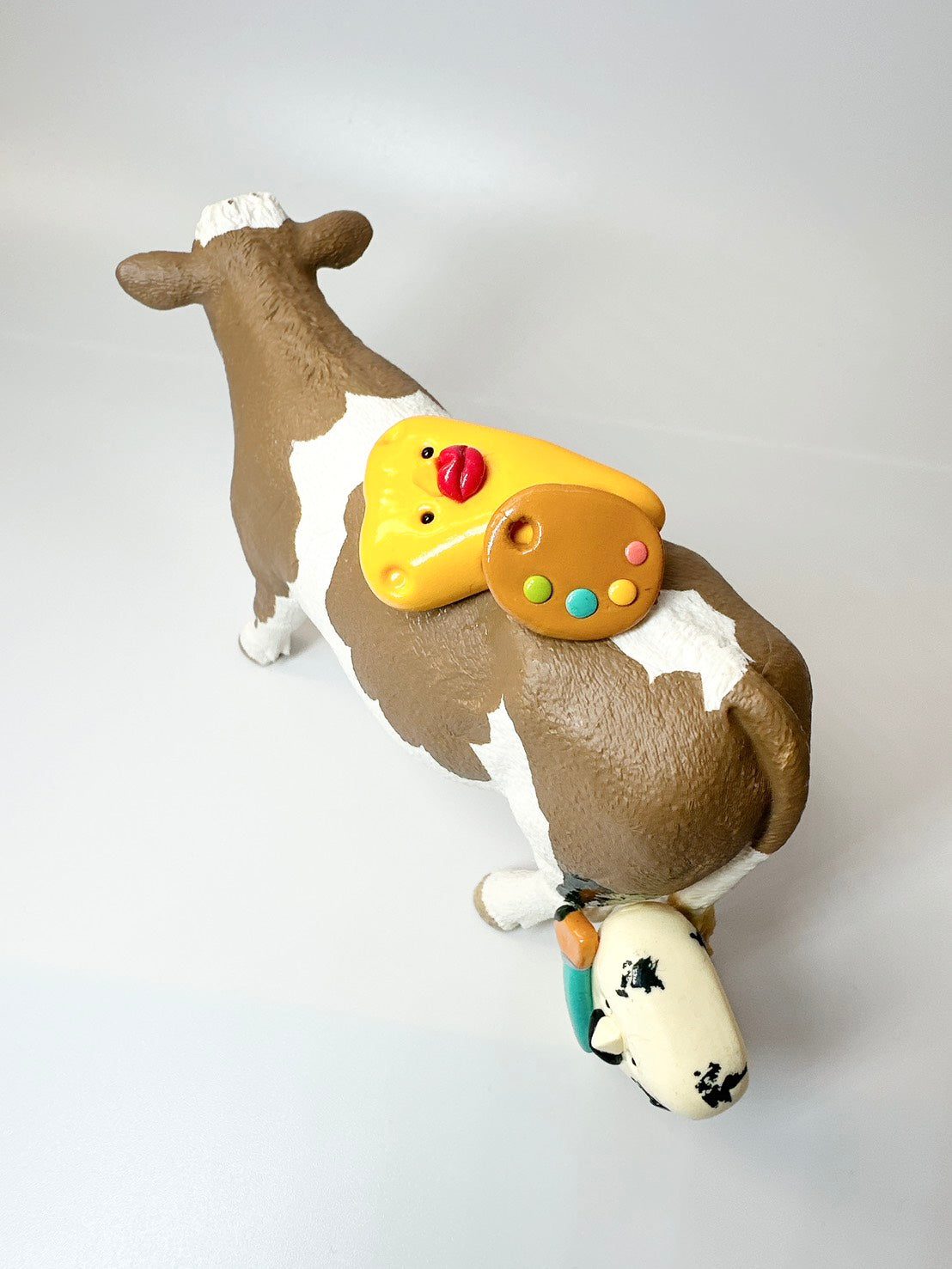 【schleich×無個性‐mukosei-】シンメンタール牛とチーッスくん