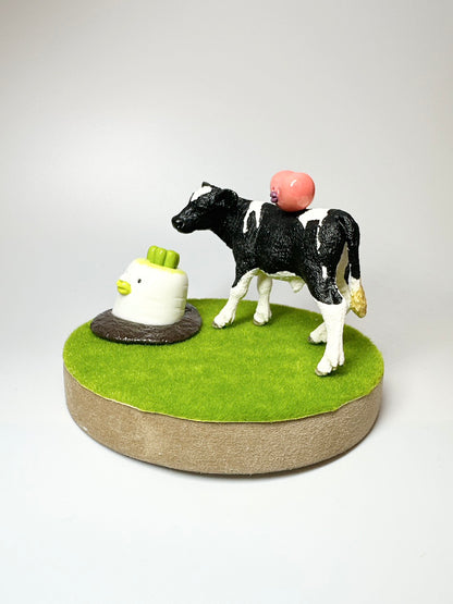 【schleich×無個性‐mukosei-】ホルスタイン牛×だいこんさま