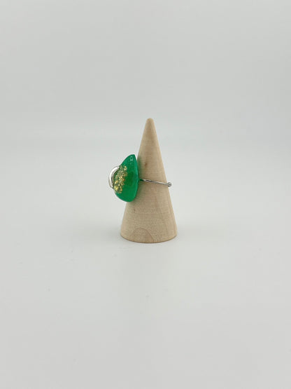 【hauoli(ハウオリ)】リング　エメラルドグリーン雫